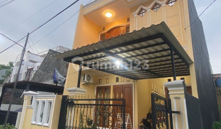 Dijual Rumah Full Furnish 4 Kamar Tidur di Pondok Kelapa (Br) 2