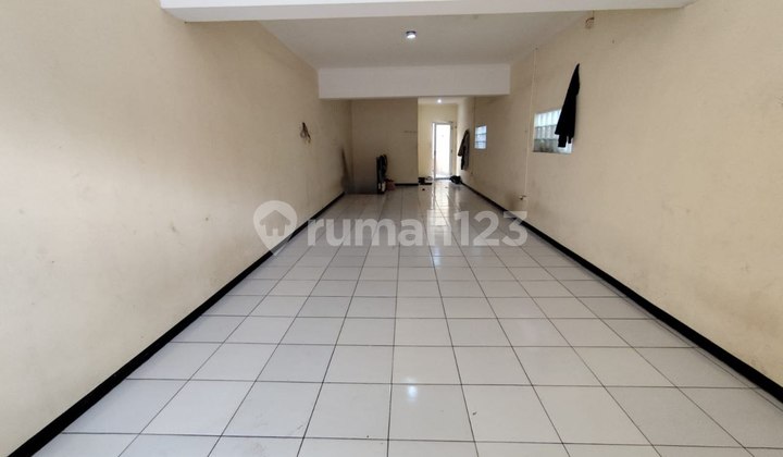 FOR RENT 2-STORY SHOPHOUSE FORMER EMADOS 200 m² LAND NEAR MRT STATION HJ NAWI FATMAWATI 2