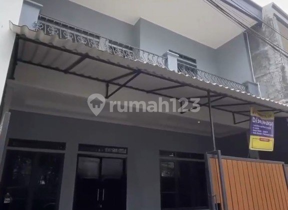 Rumah 2 Lantai Sudah di Renovasi di Cipinang Muara 2 Jakarta Timur Disewakan 2
