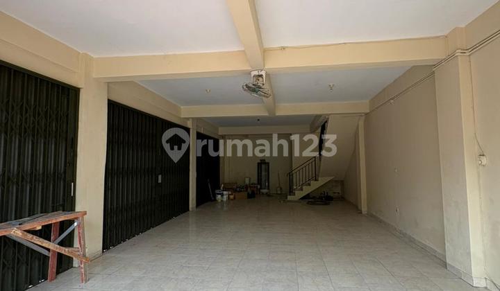 Newly Renovated Shop House with Hook Position in Villa Taman Bandara, Tangerang 2