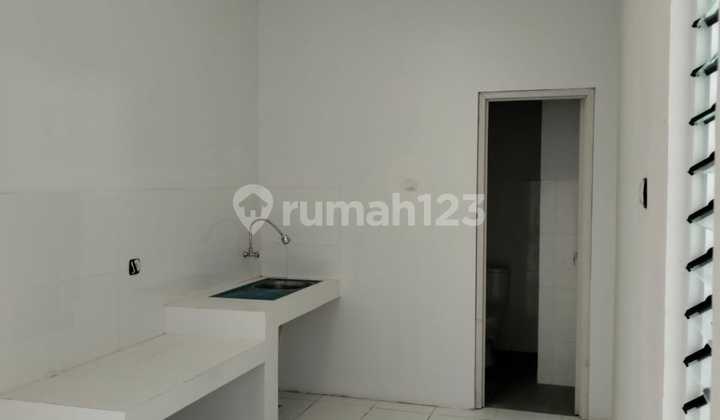 Two-Story Office Warehouse for Rent in Laksana Business Park Warehousing Area Two-Story Office Warehouse for Rent in Laksana Business Park Warehousing Area