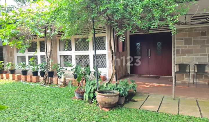 RUMAH ASRI CLASSIC LUAS DI AREA PREMIUM JL DARMAWANGSA - KEBAYORAN BARU - 10 MENIT WALKING DISTANCE DENGAN MRT BLOK A