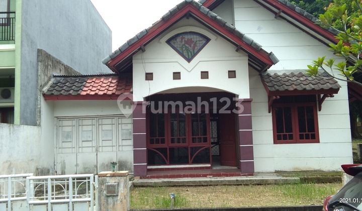 Dijual Rumah Hook tanah Luas di Taman Sentosa dekat Lippo Cikarang, Cikarang