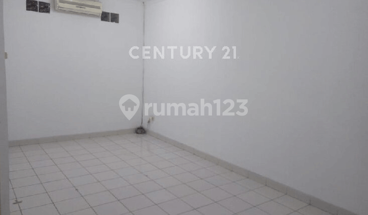 Rievera 2-Storey Shop House in Deltamas for Immediate Rent 2