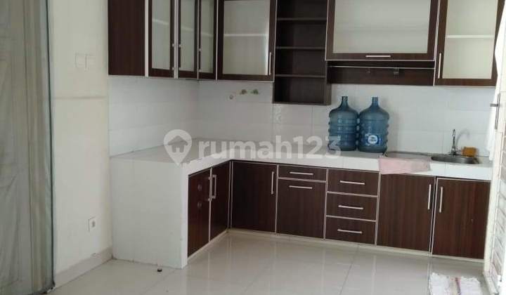 Good 2-Story House Ready to Use Furnished In Oakwood Cluster 2