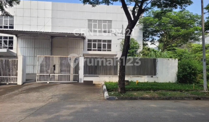 Factory / Warehouse Strategically Located in DS 3 Industrial Area Factory / Warehouse Strategically Located in DS 3 Industrial Area