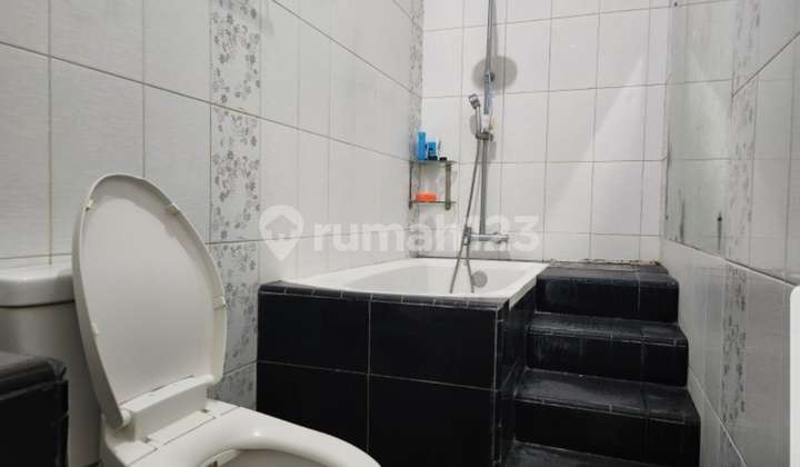 Residential House with Boarding House for Sale in Segers 2