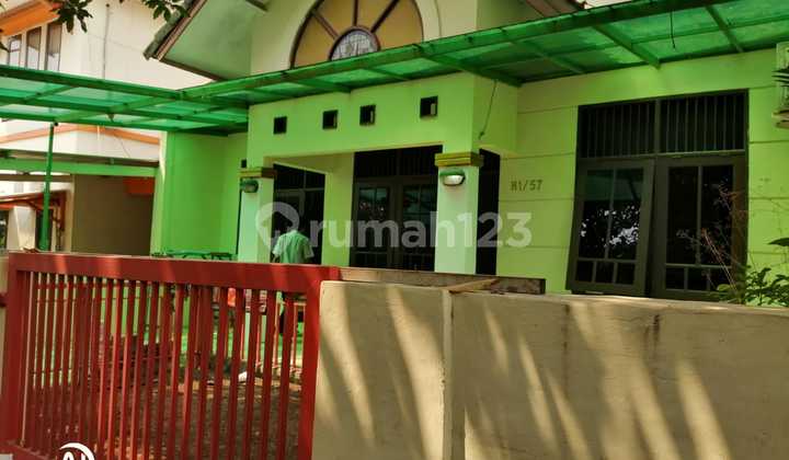 Rumah Bagus Dan Asri Siap Huni Di Taman Sentosa dekat Lippo Cikarang, Cikarang Rumah Bagus Dan Asri Siap Huni Di Taman Sentosa dekat Lippo Cikarang, Cikarang