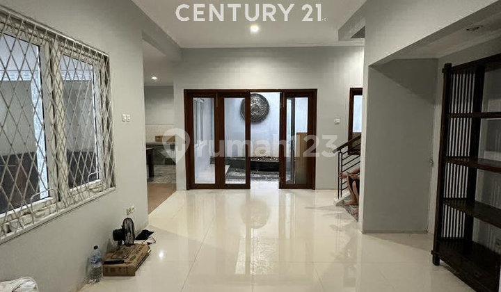 Asri Comfortable House in Front of the Park at Deltamas 2