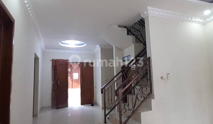 Rumah Bagus 2 Lantai dengan Kolam Renang di Green Mustika , Tambun, Bekasi 2