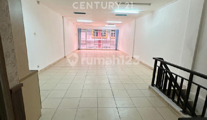 3-Storey Ruko Strategic Location Ready to Use in Margajaya Bekasi 2