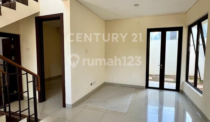 Rumah Bagus Siap Huni Di Cluster Simpruk Lippo Cikarang, Cikarang 2