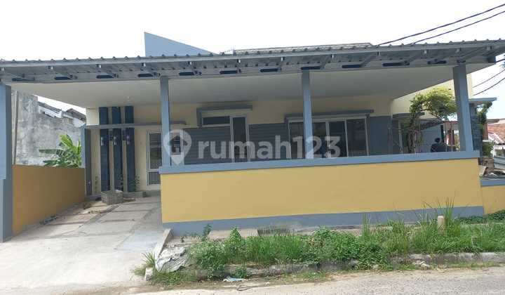 Rumah Baru Bagus Siap Huni 1 Lantai , Hook, Meadow Green , Lippo Cikarang