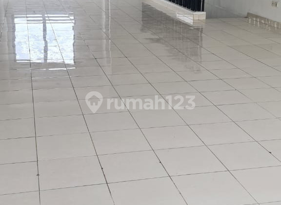 3-Storey Ready-to-Use Podium Shop House in Lippo Cikarang 2