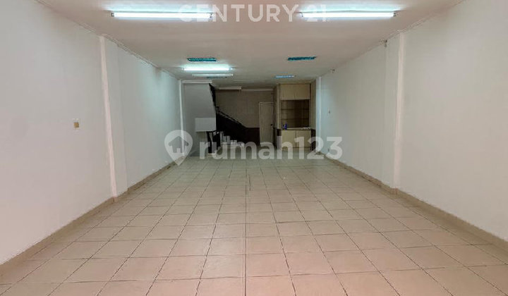 3-Storey Ruko Strategic Location Ready to Use in Margajaya Bekasi 3-Storey Ruko Strategic Location Ready to Use in Margajaya Bekasi