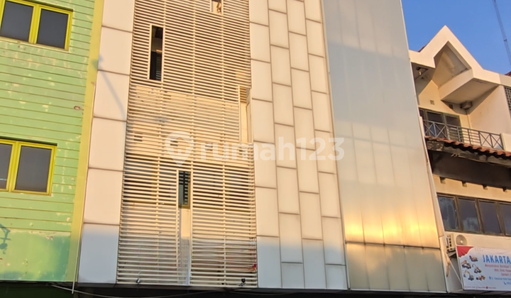 Tandem Shophouse on Jimbaran Street, Daan Mogot Baru