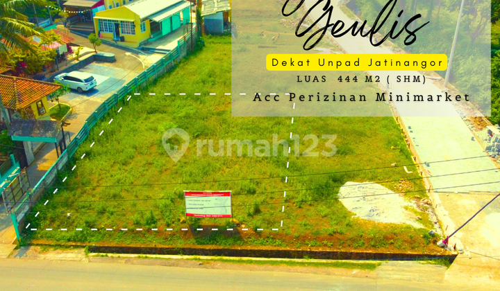 FRONT POSITION LOT AT THE EDGE OF ASPHALT ROAD