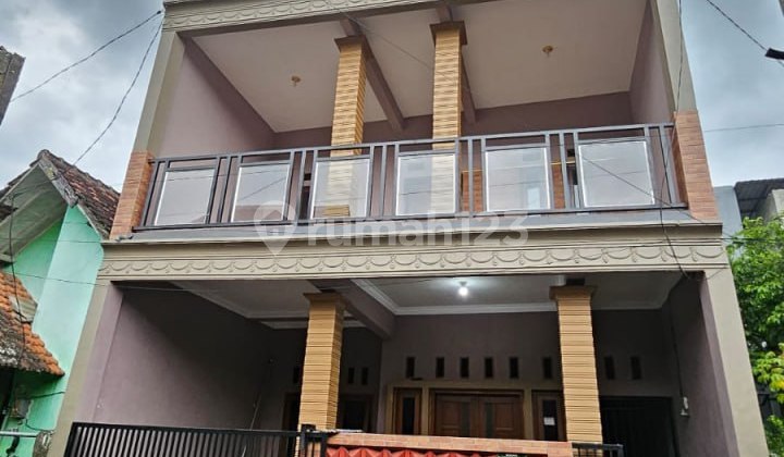 For Sale Active Shop Houses Around 800 Million Near UMM in Malang 2