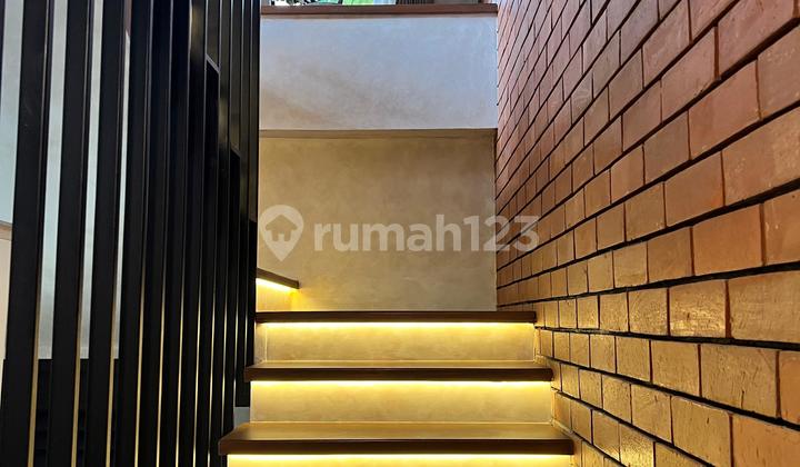 Rumah Lux,ada Lift,lokasi Strategis Dikebayoran Baru Rumah Lux,ada Lift,lokasi Strategis Dikebayoran Baru