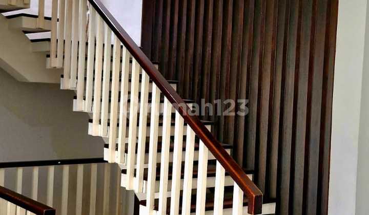 Rumah 2 Lantai Dijatipadang,jarang Ada