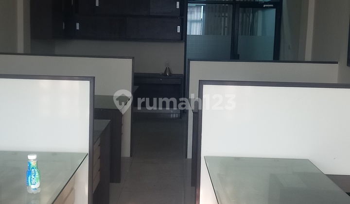 4-Storey Shop House in a Strategic Location, Rarely Available