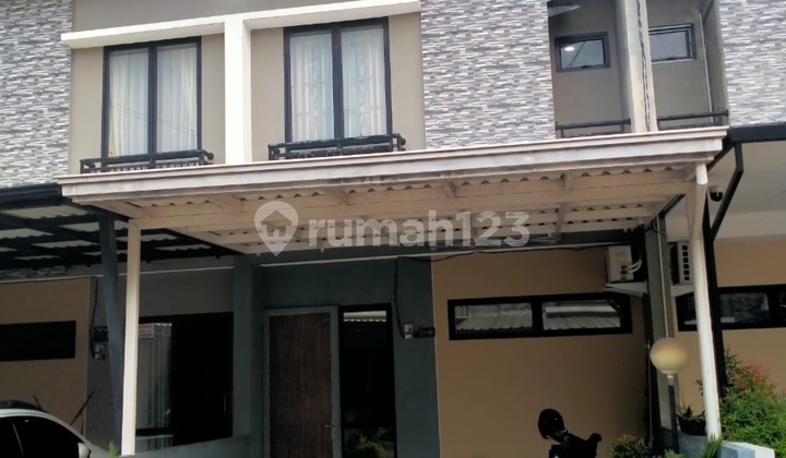 Rumah 2 Lantai Sangat Bagus Daerah Cipondoh 