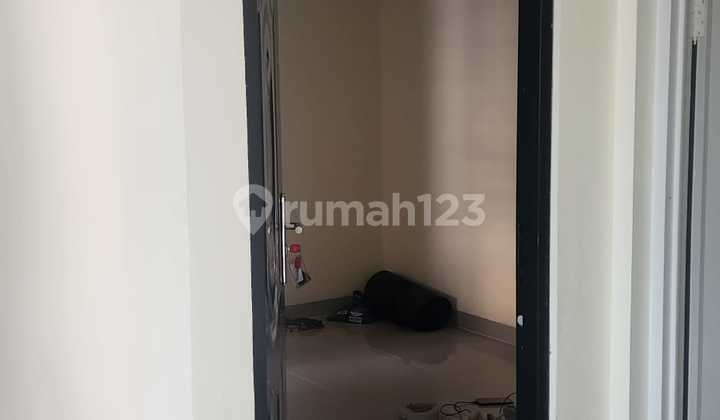 Corner House 1.5 Floors Nice Gading Serpong 2