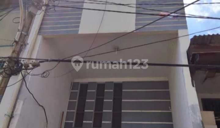 Cheap 3-Story House in Pademangan