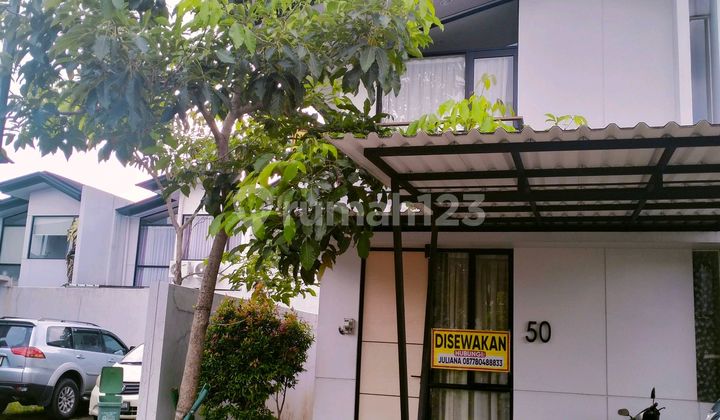 Nice 2-Story House with Canopy in Cendana Marq East, Lippo Karawaci