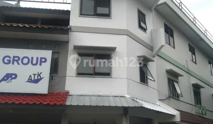 Good 3-Story Strategic Shop House in BSD Sector 4 Good 3-Story Strategic Shop House in BSD Sector 4