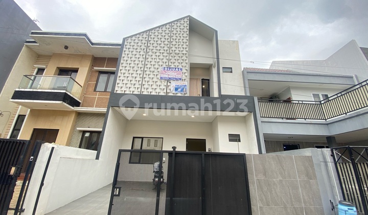 Brand New House di Lokasi Perumahan Metland 1