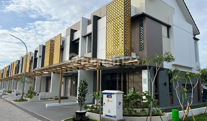 Exclusive New House Adjacent to West Jakarta