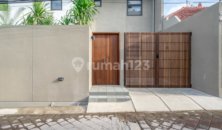 For Rent 3 Bedroom Villa in Seminyak For Rent 3 Bedroom Villa in Seminyak