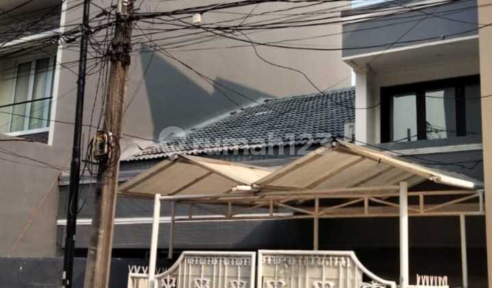 RUMAH MUARA KARANG LT 200M2 2 LANTAI SEMI FURNISHED 