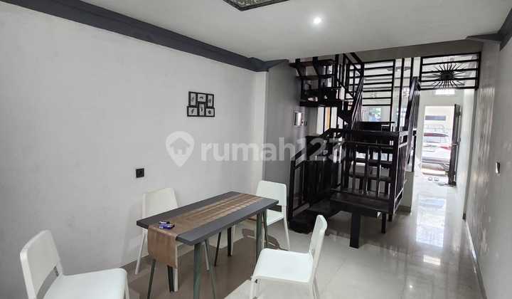 BRAND NEW RUMAH MUARA KARANG 3X17 3 LANTAI HADAP UTARA JALAN LEBAR 2