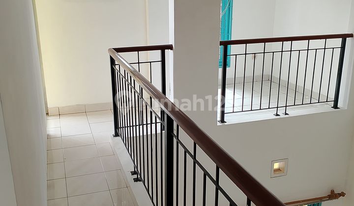 Nice 2-Story Tidy House Near Compark in Kota Wisata