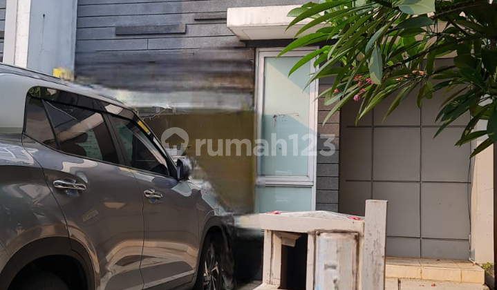 Rumah Bagus 2 Lantai Rapi Dalam Cluster di Kota Wisata