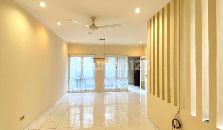 Rumah Bagus Siap Huni Semi Furnished Dekat Hero di Kota Wisata
