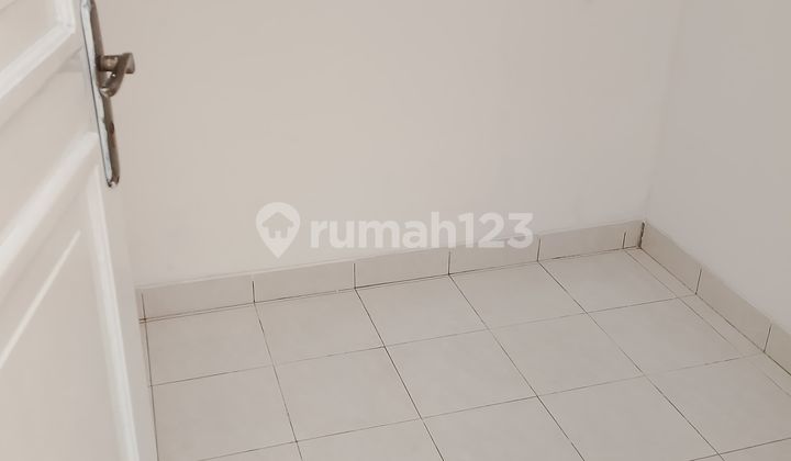 Rumah Bagus 2 Lantai Rapi Dekat Compark di Kota Wisata 2