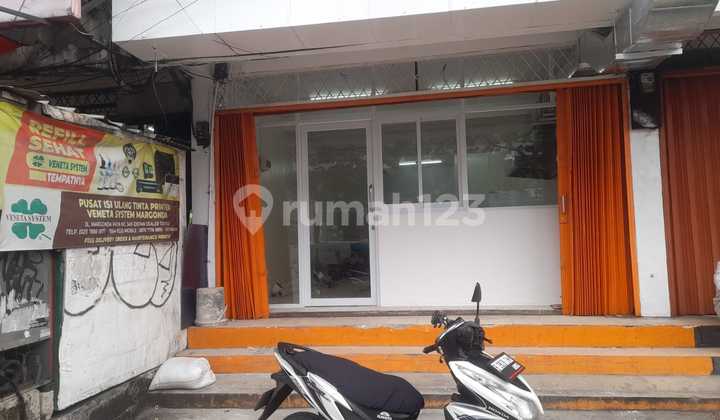 Di Jual Ruko 2 1/2 Lt di Margonda Depok
