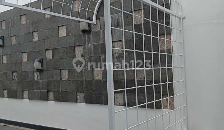 Rumah Cozy Siap Huni Bagus Dekat Exit Toll di Kota Wisata 2