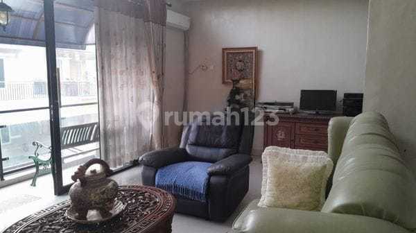 Nice Ready-to-Occupy Neat House in Kota Wisata