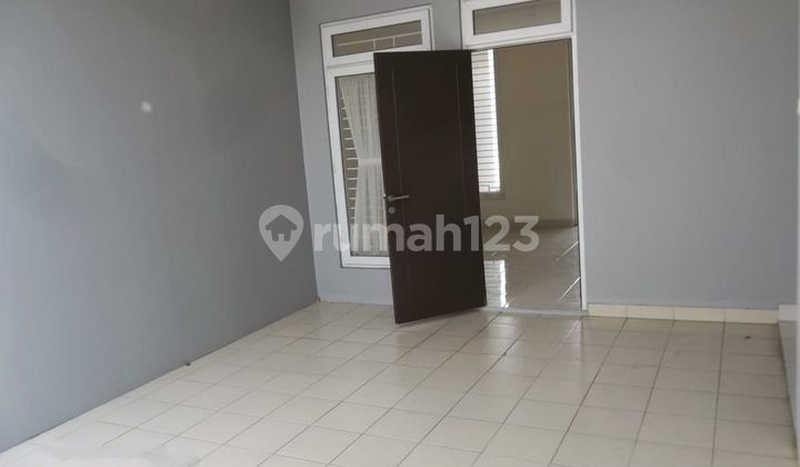 Rumah Bagus Siap Huni 2 Lantai Strategis di Citra Grand 2