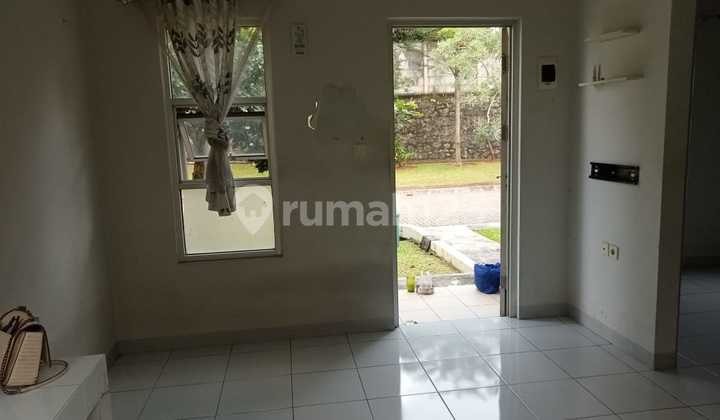 Rumah Murah Rapi Dalam Cluster Depan Taman  Di Srimaya Residence 2