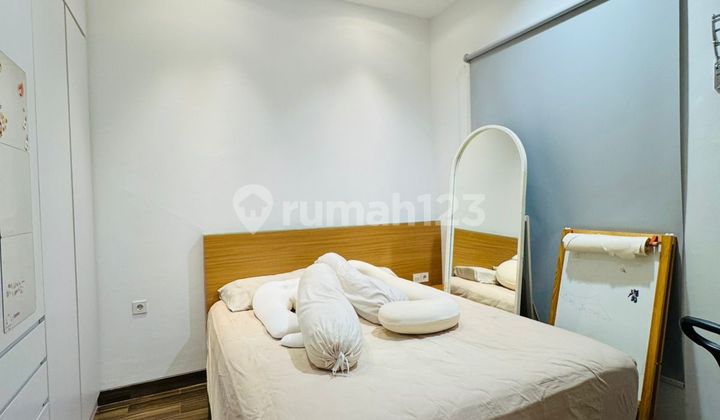 Greenlake Asia House, Corner, Semi-Furnished,