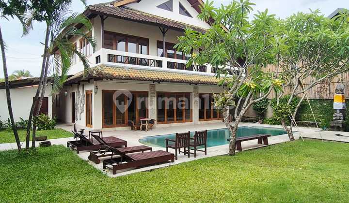 Freehold 4 Bedroom Villa For Sale In Umalas