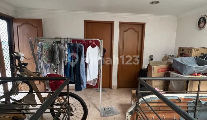 Luxury 2-Story House with Complete Facilities in Pondok Kelapa 2