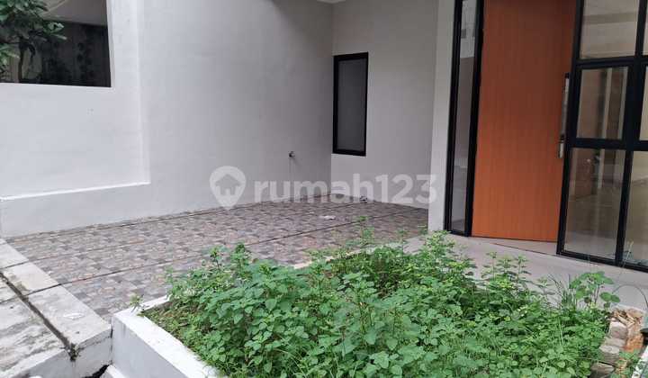 Rumah Baru 3 Lt Jatibening, Gaya Tokyo, Akses 2 Mobil, bisa Nego!