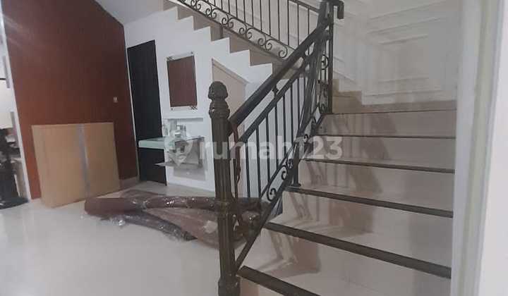 Hunian Hook 300M2 Muat 6 Mobil Legalitas Aman Duren Sawit 2