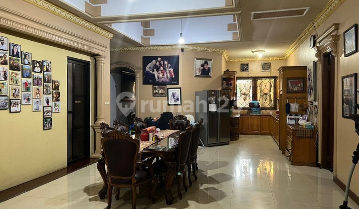 Rumaj Mewah dengan Kolam Renang Pribadi di Jantung Duren Sawit 2